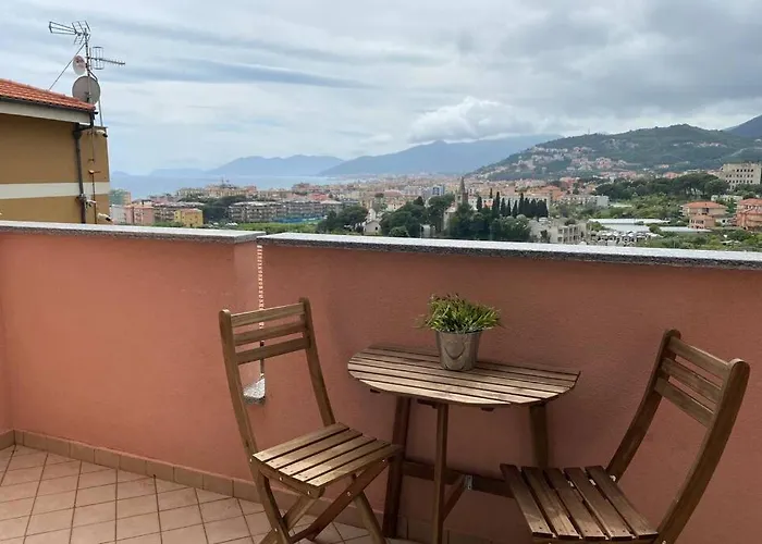 公寓 Borgio Verezzi, Mare, Natura E Relax 博尔焦韦雷齐